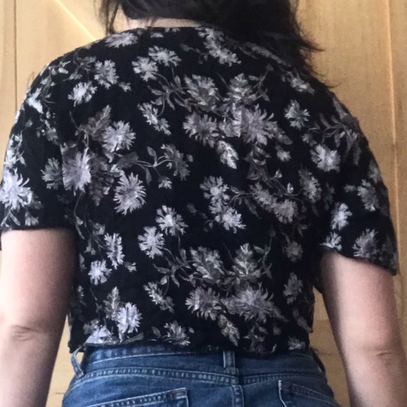 AE Tie up crop top - Picture 2 of 3